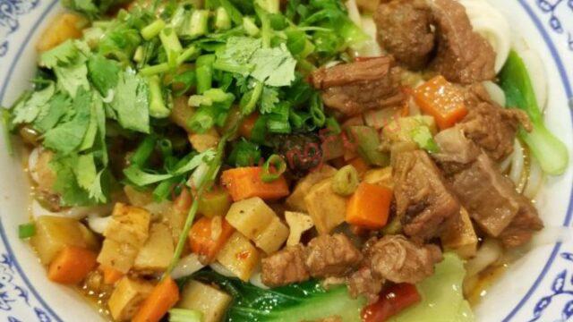 肉臊子麺(ロウサオズメン)