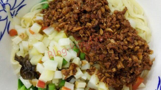 炸酱(ジャージャン)麺