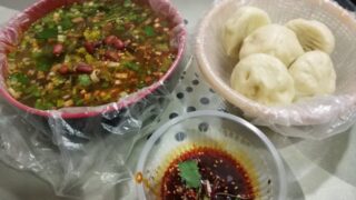 米線(ミーシェン)と包子(肉まん)