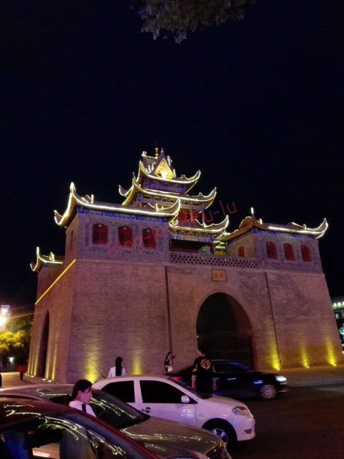 中国旅行 寧夏回族自治区 銀川 西夏 中国のイスラム ラーメン 羊料理 長城