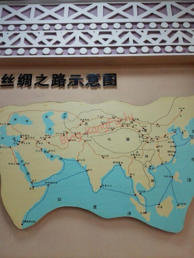 中国旅行 寧夏回族自治区 銀川 西夏 中国のイスラム ラーメン 羊料理 長城 シルクロード