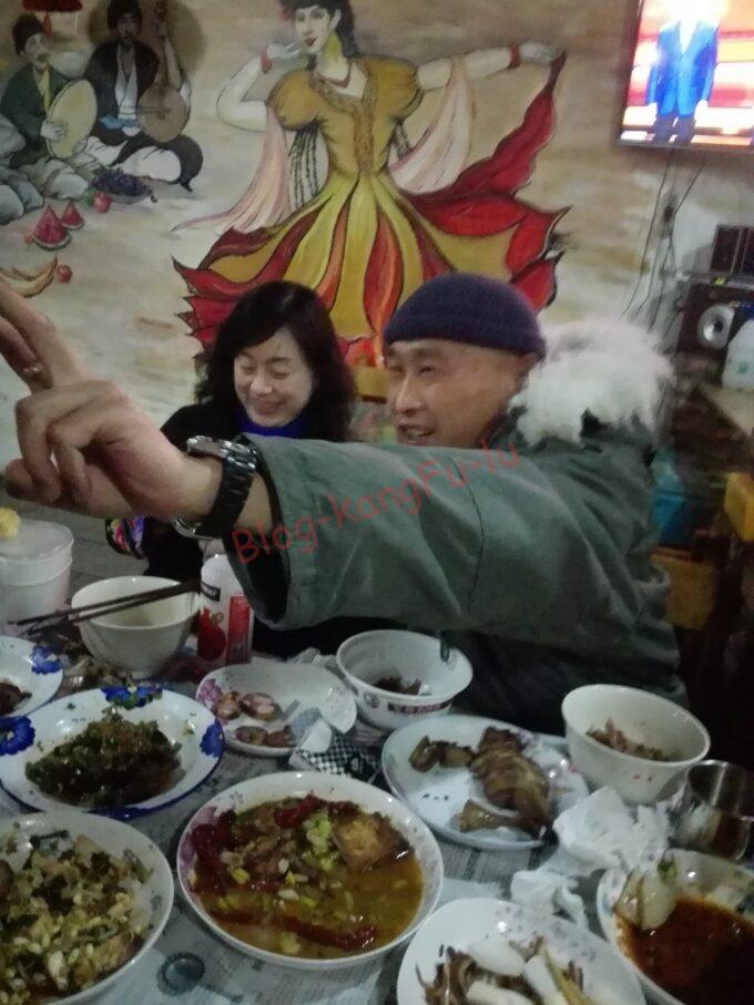 中国旅行 新疆ウイグル自治区 ウルムチ クチャ トルファン 羊 シルクロード イスラム