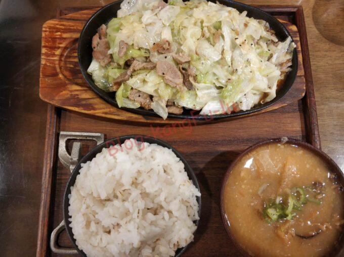 名古屋市 肉野菜炒め 肉米 大須
