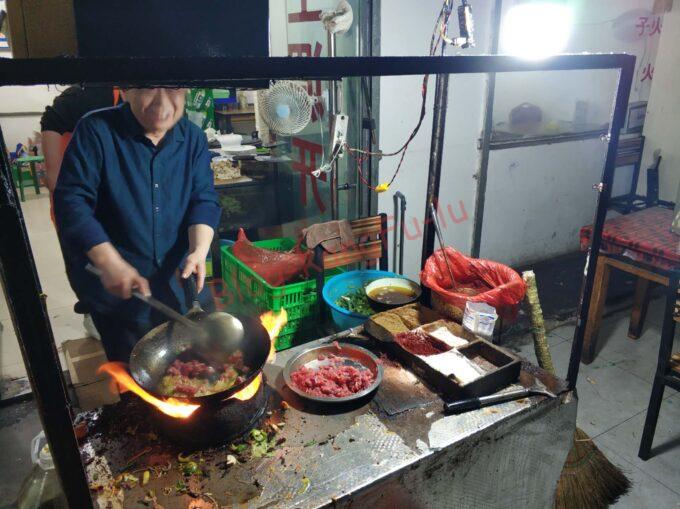 中国料理 陝西省 西安 焼きそば 炒麺 ビール 激辛