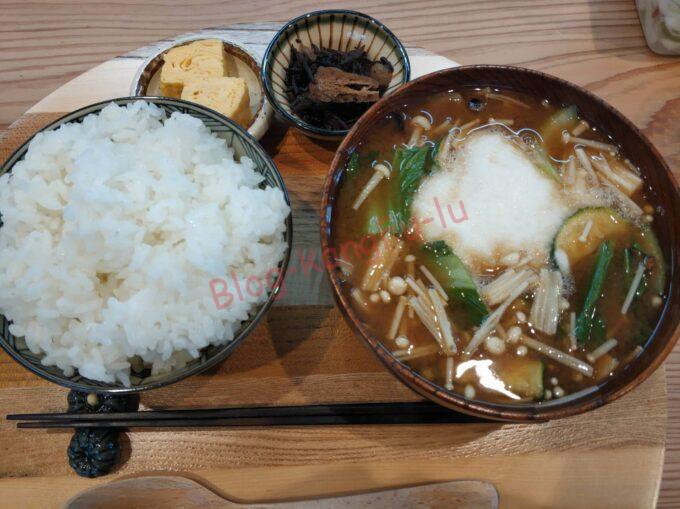 名古屋市瑞穂区 味噌汁 みそ汁 まり福 かつお 煮干し ご飯