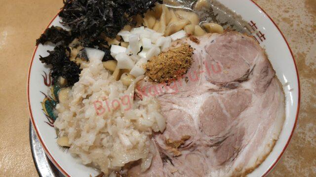 名古屋市緑区 ラーメン 拉麺ぶらい 新潟老麺あばり 燕三条 背脂 もち麺 あおさ 生姜醤油