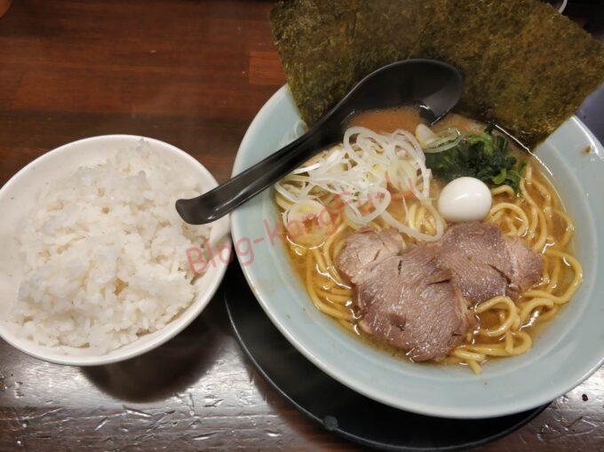 名古屋市中川区 家系ラーメン 爛々亭 味噌 ライス チャーシュー ニンニク 濃いめ多め固め