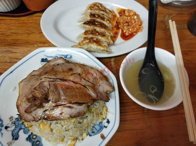 名古屋市中川区 人生餃子 ラーメン 炒飯 町中華 中華料理 チャーシュー 餃子 ニンニク ラー油