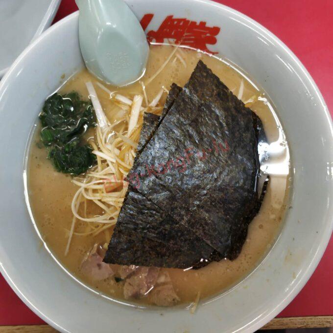名古屋市港区 家系 ラーメン山岡家 鶏油 味濃いめ 麺普通 餃子 ライス
