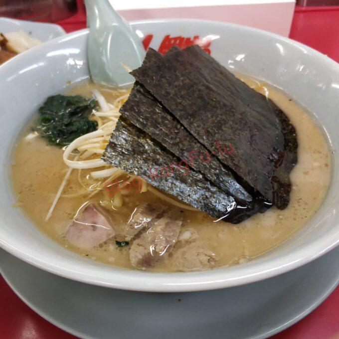 名古屋市港区 家系 ラーメン山岡家 鶏油 味濃いめ 麺普通 餃子 ライス
