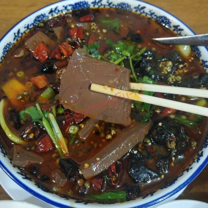 名古屋新栄 中華料理 四川料理 ガチ中華 大陸系中華 毛血旺 鴨血 華香苑