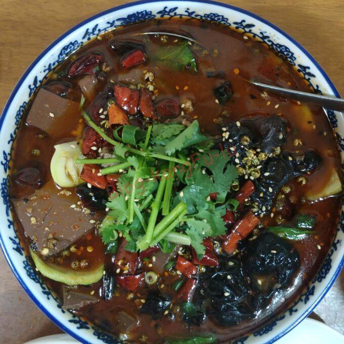 名古屋新栄 中華料理 四川料理 ガチ中華 大陸系中華 毛血旺 鴨血 華香苑