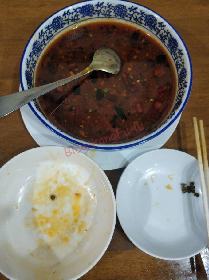 名古屋新栄 中華料理 四川料理 ガチ中華 大陸系中華 毛血旺 鴨血 華香苑