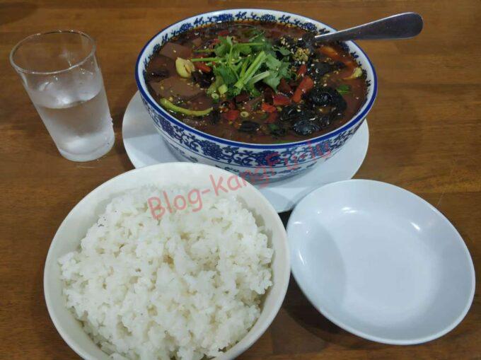 名古屋新栄 中華料理 四川料理 ガチ中華 大陸系中華 毛血旺 鴨血 華香苑