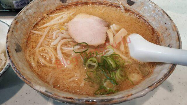 名古屋市中川区 八龍中川店 味噌ラーメン ライス たくあん 沢庵