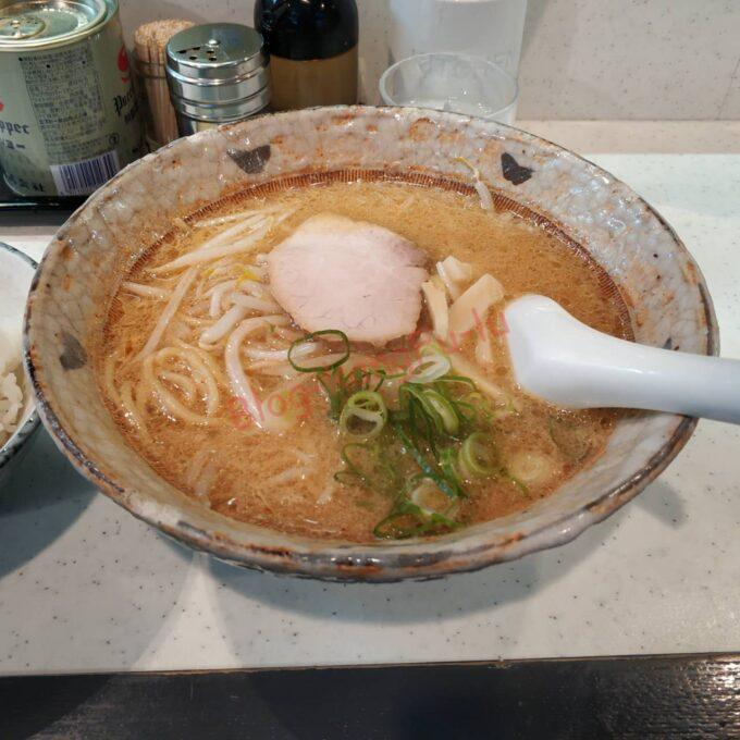 名古屋市中川区 八龍中川店 味噌ラーメン ライス たくあん 沢庵