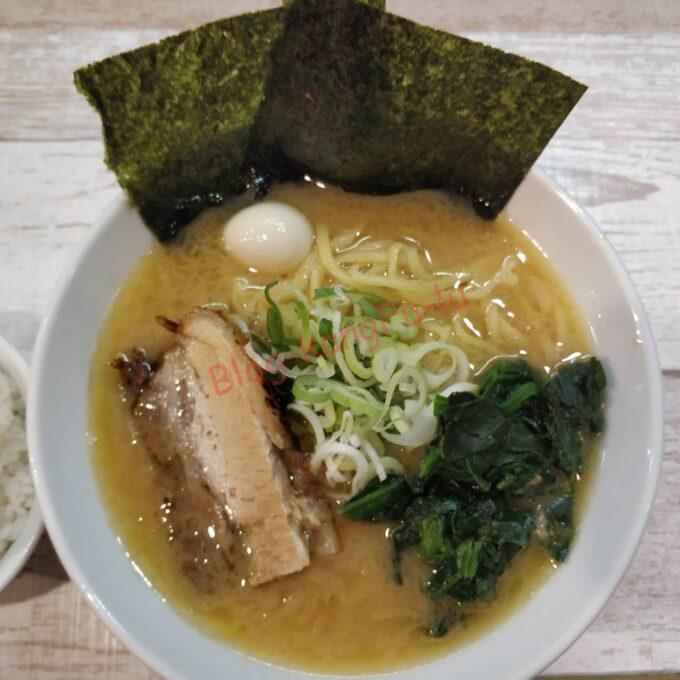 名古屋市天白区 麺屋もんたな 家系ラーメン ニンニク 海苔 ほうれん草 アル・パチーノ スカーフェイス