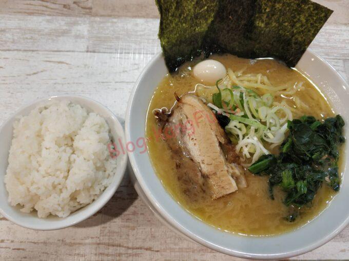 名古屋市天白区 麺屋もんたな 家系ラーメン ニンニク 海苔 ほうれん草 アル・パチーノ スカーフェイス