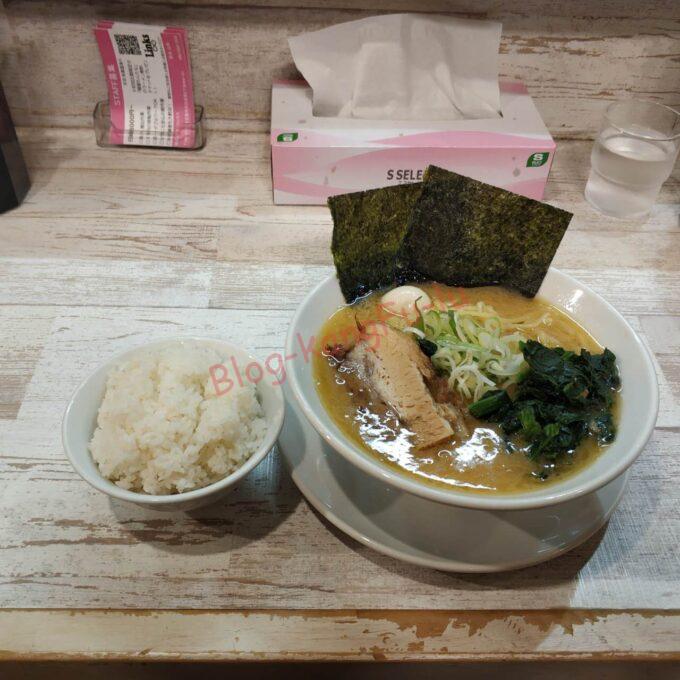 名古屋市天白区 麺屋もんたな 家系ラーメン ニンニク 海苔 ほうれん草 アル・パチーノ スカーフェイス