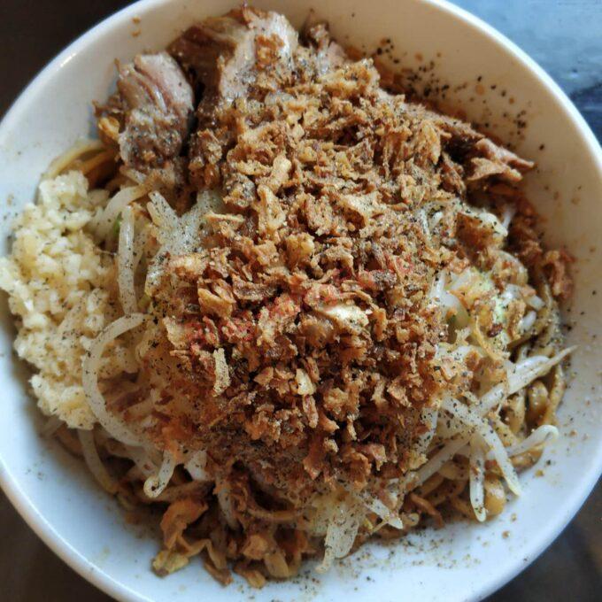 名古屋市天白区 二郎系 歴史を刻め八事店 汁なし ラーメン 豚 ニンニクアブラ