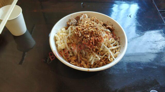 名古屋市天白区 二郎系 歴史を刻め八事店 汁なし ラーメン 豚 ニンニクアブラ