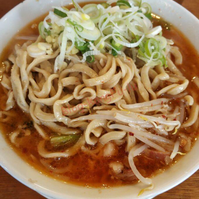 名古屋丸の内 肉うどんさんすけ ラーメン二郎 大人のさんすけうどん 辛みそ 豚 ニンニク アブラ