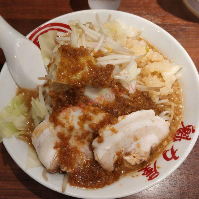 名古屋市緑区 ラーメン魁力屋徳重店 ニンニク アブラ 豚 キャベツ 九条ネギ にんにく背脂醤油ラーメン
