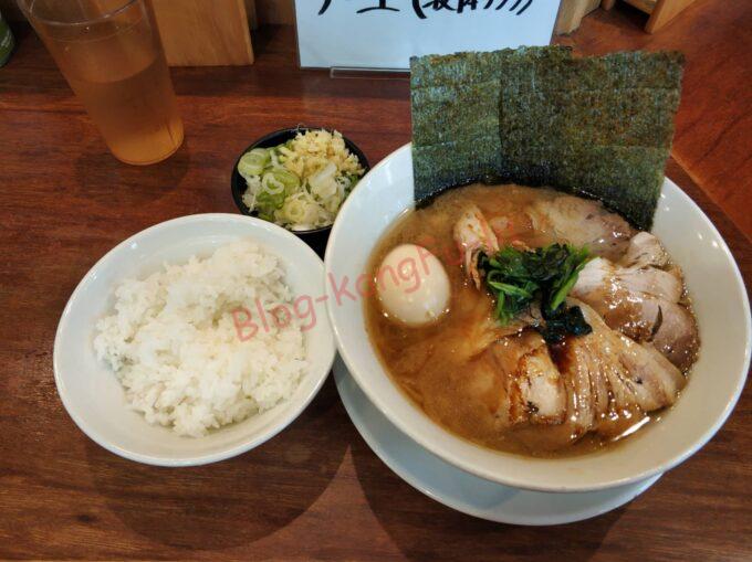 名古屋丸の内 肉うどんさんすけ 家系うどん ニンニク アブラ コイメ 替玉 二郎系